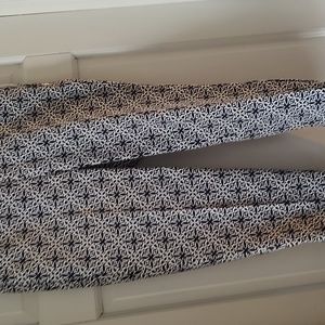 TALBOTS “Chatham crop” 6P with adorable scallop ankle hem. EUC. Stretch fabric.